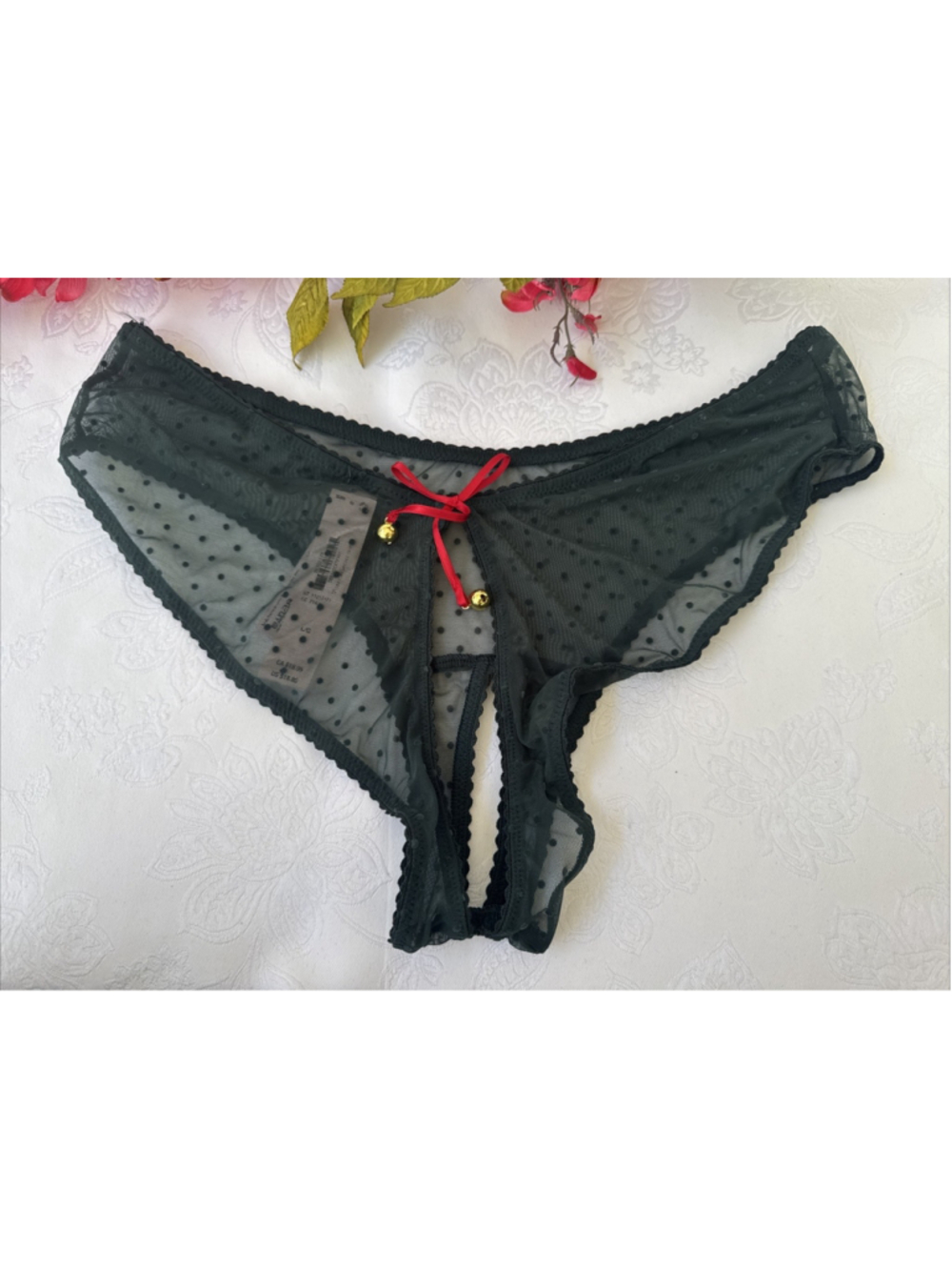 VICTORIA'S SECRET L GREEN RED JINGLE BELL OPEN BOTTOM CHEEKY XMAS PANTIES NWT